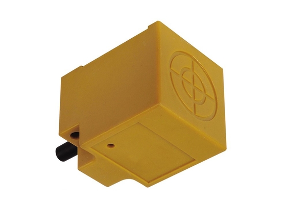 A3 iron LMF10 Inductive Proximity Sensor Adjustable , 2 Wire Proximity Switch Oilproof