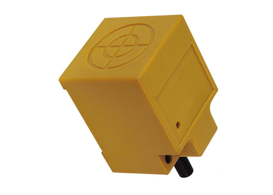 A3 iron LMF10 Inductive Proximity Sensor Adjustable , 2 Wire Proximity Switch Oilproof